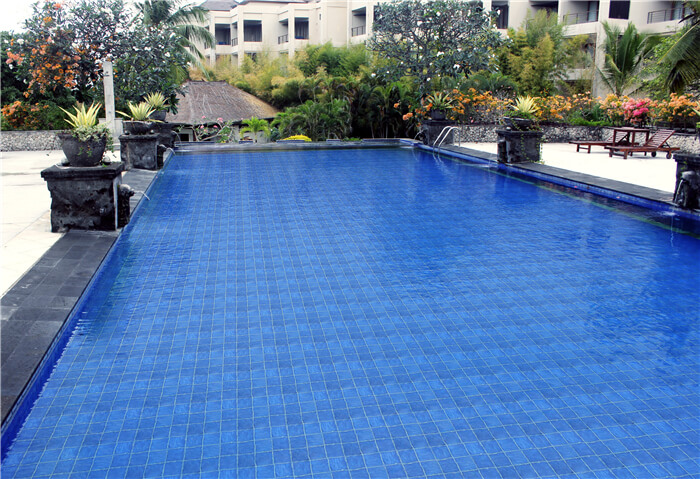 residential pool installed with wavy surface porcelain mosaic tiles.jpg