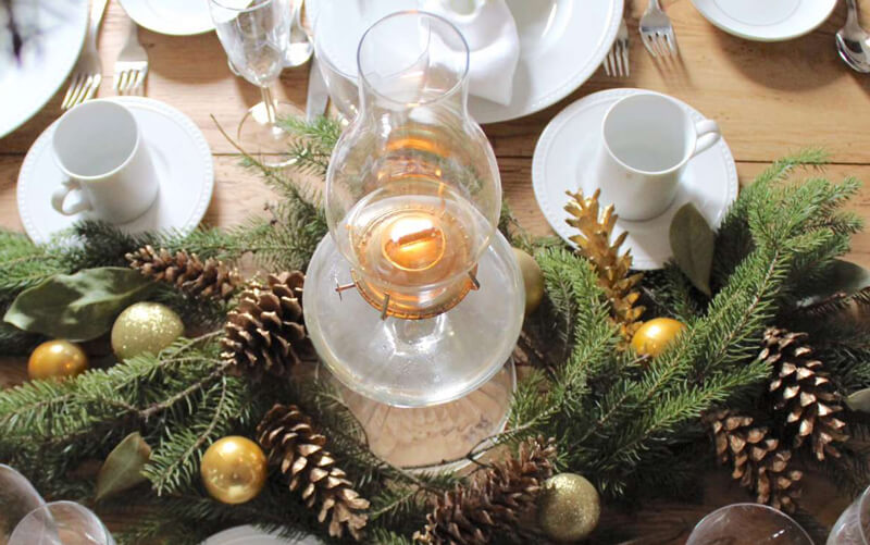 green christmas table ideas