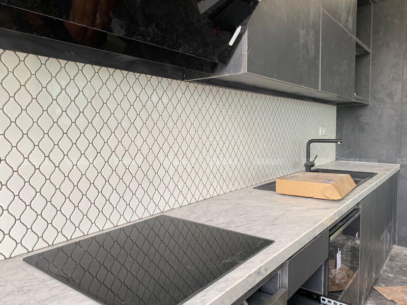 White arabesque tile for kitchen backsplash